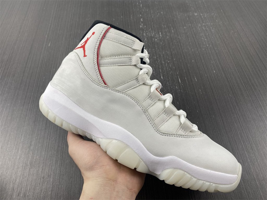 Air Jordan 11 ??Platinum Tint